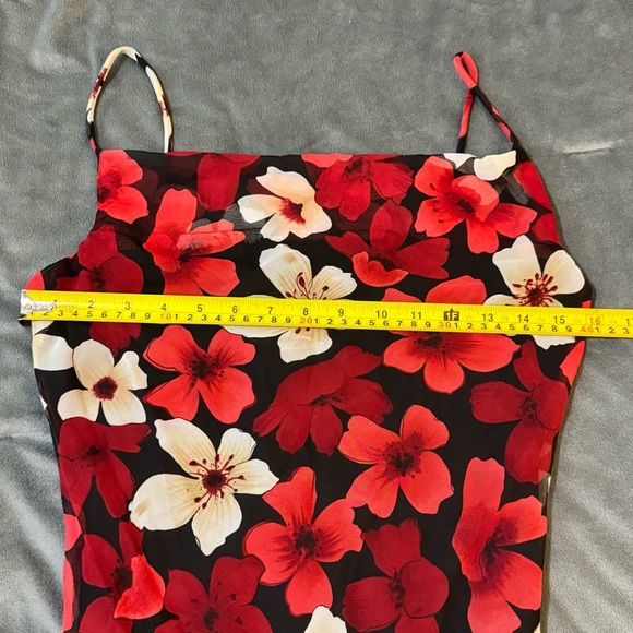 Laura Flower Printed Dress

#1144 - Picture 5 of 7